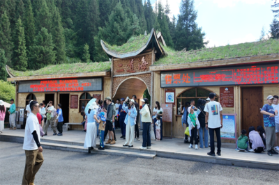 暑期黃龍景區牟尼溝二道海迎旅游高峰，精細化管理與服務保障游客體驗